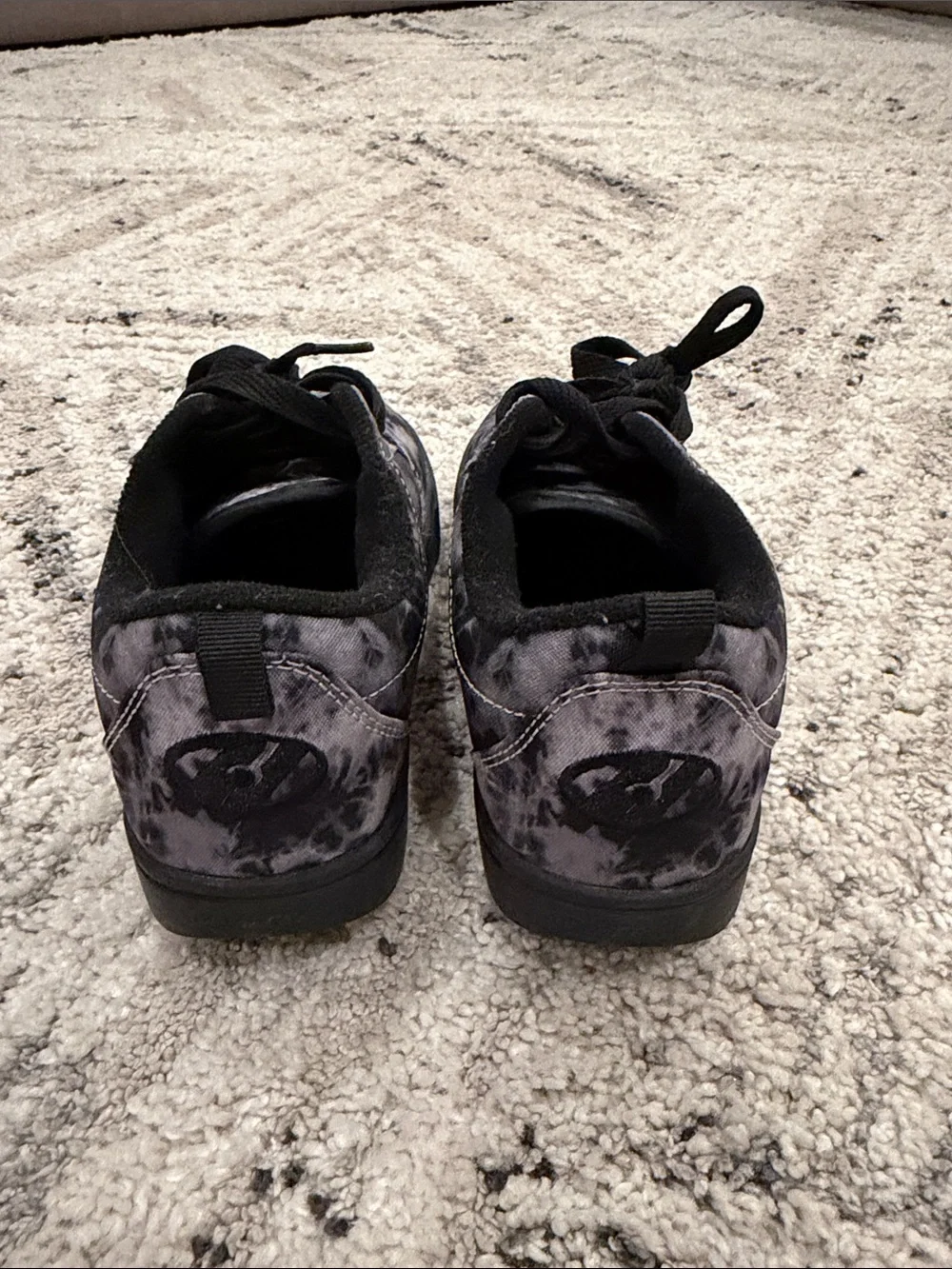 Heelys Kids Black & Gray Tie-Dye Skate Shoes